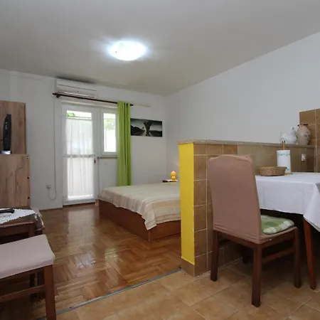 Apartment Vera *